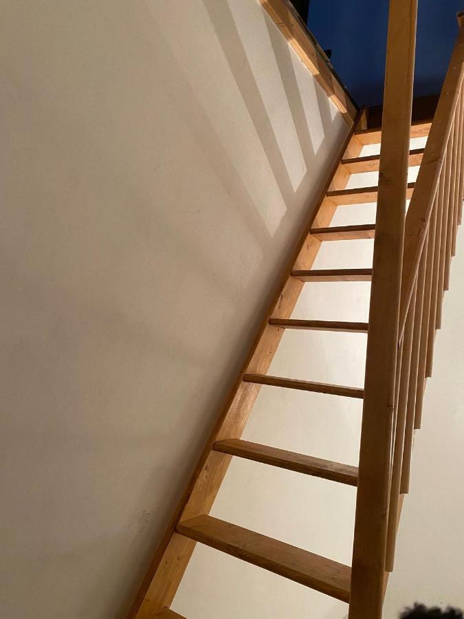 Lovely 1 Room Bedroom Loft, 20 Mins To Bgy Airport Pradalunga Kültér fotó