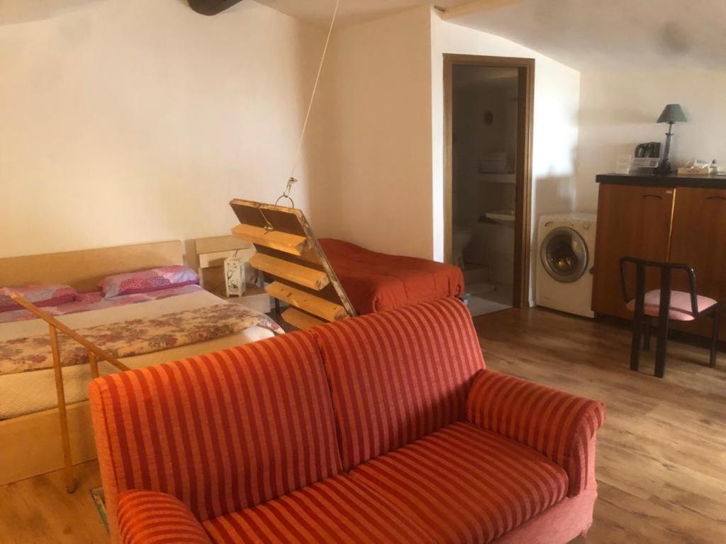 Lovely 1 Room Bedroom Loft, 20 Mins To Bgy Airport Pradalunga Kültér fotó